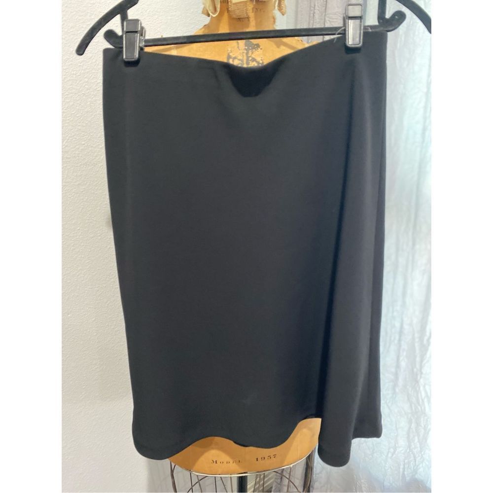 Ann Taylor black flowy, comfortable, dress up, dress down - the perfect skirt to